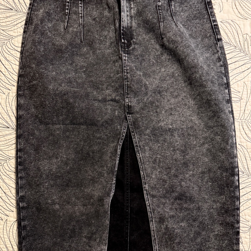 Showpo Midi denim skirt - Picture 2 of 6